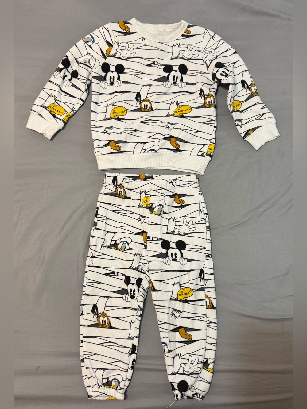 Kids White Mickey & Friends Printed Mummy Pajama Set - Long Sleeve & Pants